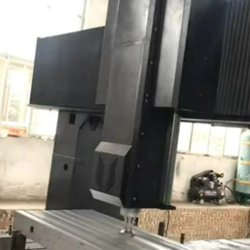 Платформа T -слота находится под численной обработкой компьютера CNC Computer